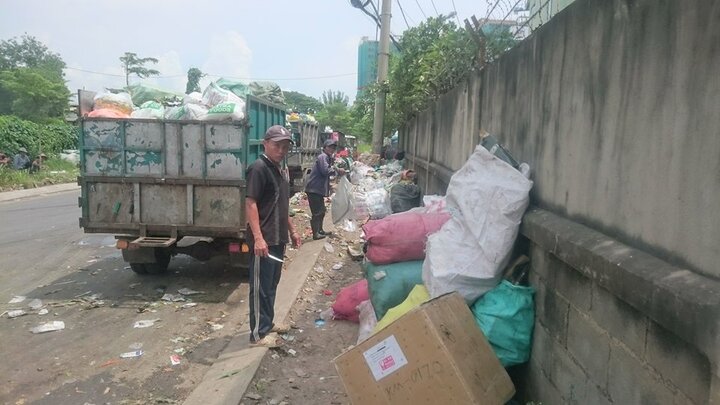 Dân “kêu trời” vì bãi tập kết rác gây ô nhiễm