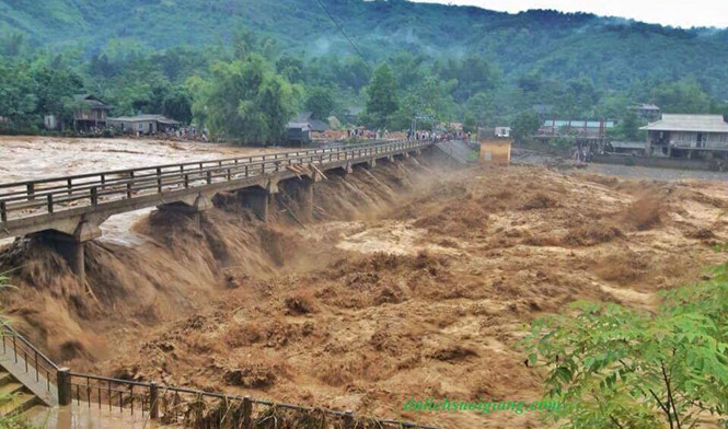 Lũ vượt mức lịch sử năm 1985, miền Bắc tiếp tục mưa lớn