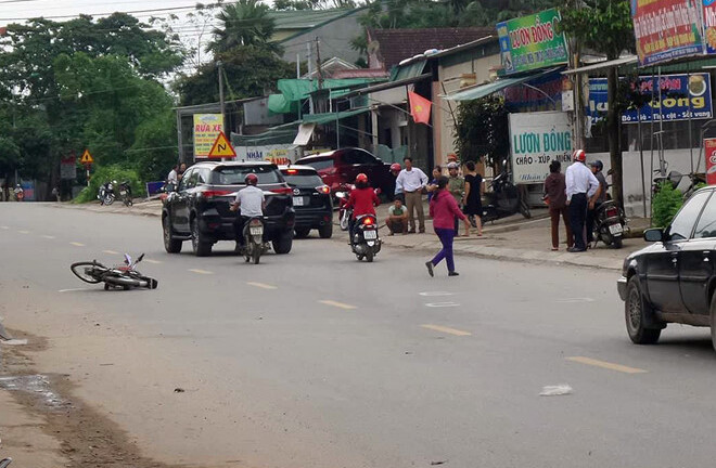 Va chạm với xe biển xanh, nữ giáo viên tử vong tại chỗ