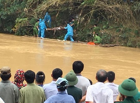 Phát hiện thi thể nghi cán bộ biên phòng bị lũ cuốn mất tích