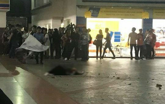 Đang đứng trong sân trường, nam sinh viên bất ngờ tử vong tại chỗ