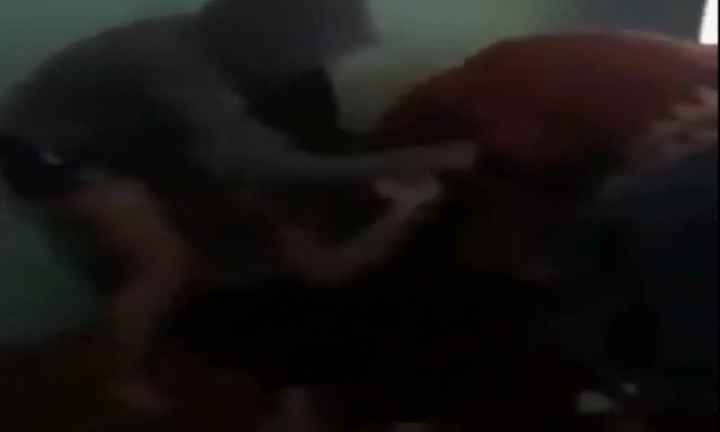 Tung tin nữ sinh mang bầu trên facebook, cô gái trẻ bị đánh tới tấp