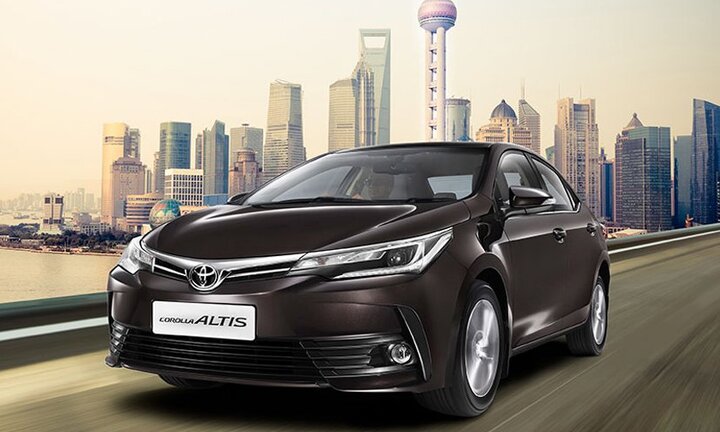 Xe “hot” Toyota Altis giảm mạnh về mốc 600 triệu đồng