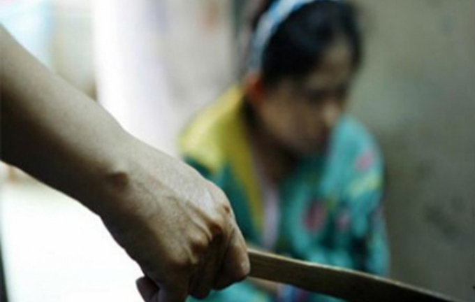 Điều tra vụ chồng rút dao đoạt mạng vợ vì ... đi làm về muộn