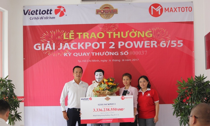 Khách hàng trúng Jackpot hơn 3 tỷ nhờ chọn số theo con giáp các thành viên gia đình