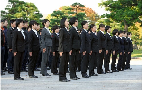 Đội nữ cận vệ mới thành lập của Nhật Bản được huấn luyện để bảo vệ các yếu nhân