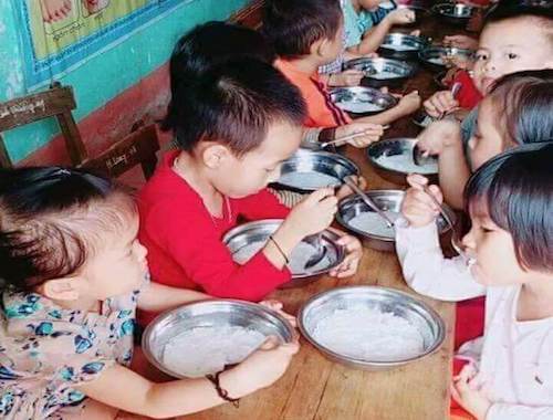 Xác minh thông tin bữa trưa của trẻ mầm non chỉ có bún trắng chan nước