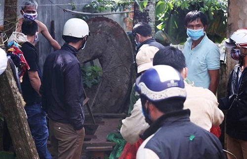 Bàng hoàng phát hiện thi thể người phụ nữ đang phân hủy dưới giếng