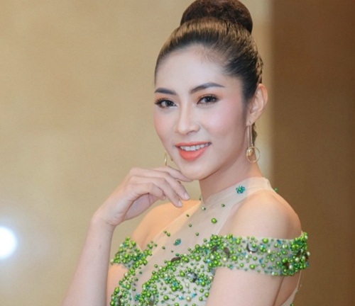 Đặng Thu Thảo lên tiếng khi trả vương miện vẫn dùng danh hiệu Hoa hậu đại dương đi sự kiện