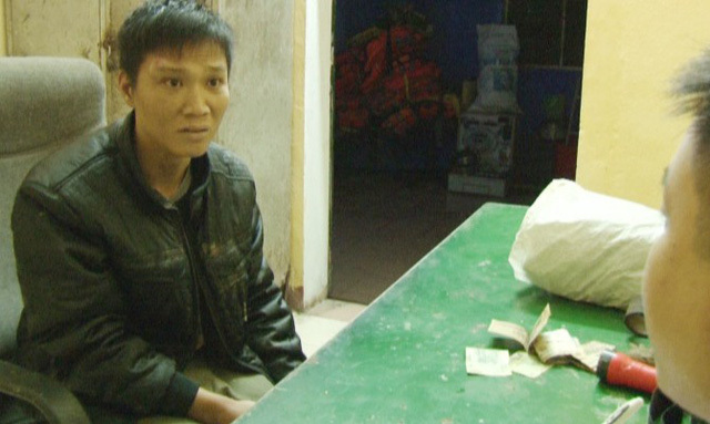 Con nghiện dùng dao uy hiếp, cướp tài sản của lái xe taxi