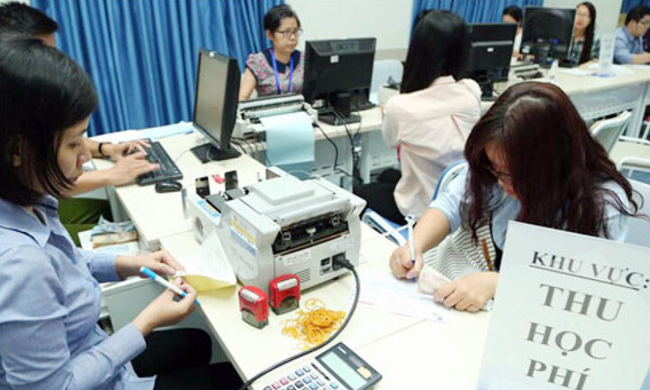 Hà Nội: Phát hiện thêm 5 trường thu tiền