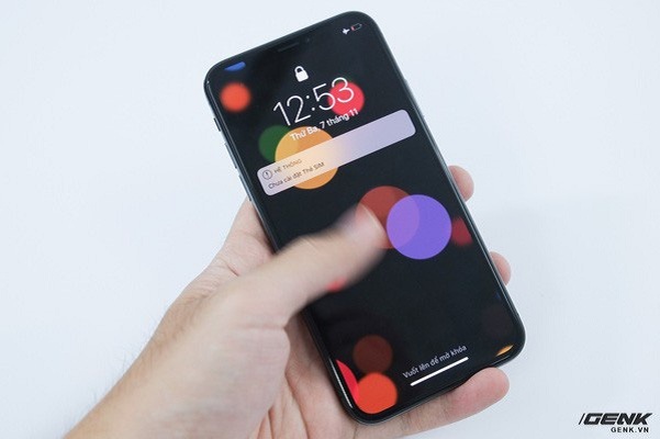 Sau 3 ngày sử dụng, iPhone X tại Việt Nam đã bị liệt cảm ứng