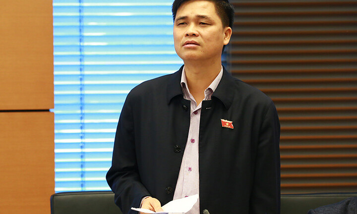 “Con cán bộ mới 19 tuổi mà có biệt phủ nguy nga là bất thường”