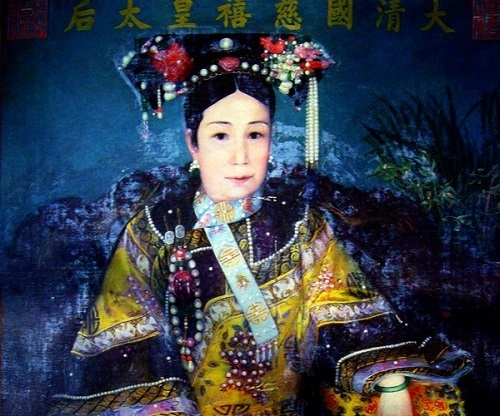 Từ Hy Thái Hậu: Giật mình với bữa cơm xa hoa, chỉ tắm thôi cũng tột cùng cầu kỳ tốn kém