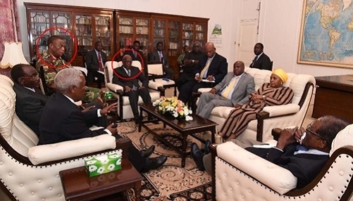 Hình ảnh đầu tiên của tổng thống Zimbabwe sau khi bị quản thúc