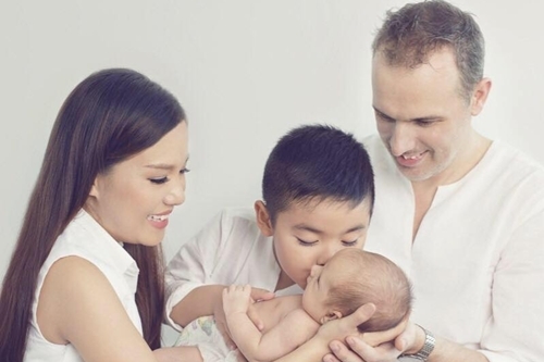 Niềm hạnh phúc với bạn trai Tây của nữ diễn viên đã 'qua một lần đò'