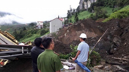 Cảnh báo mưa lớn, Quảng Nam di dời dân vùng sạt lở