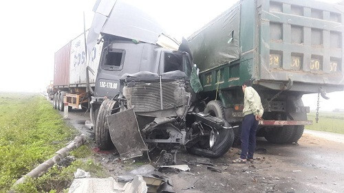 Tin tai nạn giao thông mới nhất ngày 24/11/2017