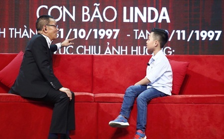 Cậu bé 10 tuổi thuyết trình về các cơn bão: MC Lại Văn Sâm