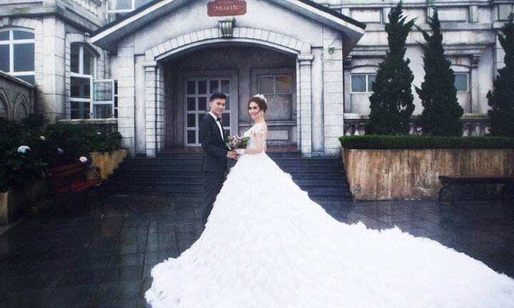 Lâm Khánh Chi tiết lộ ảnh cưới ngọt ngào cùng bạn trai kém 8 tuổi