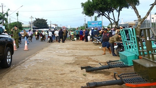 Xe máy tông vào đuôi công nông, 2 thanh niên tử vong tại chỗ