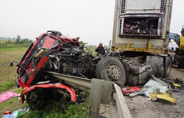 Đối đầu xe tải, xe đầu kéo