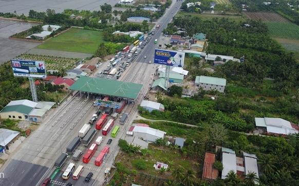 BOT Cai Lậy thu phí trở lại: Lái xe chuẩn bị trên 10 kg tiền xu để qua trạm