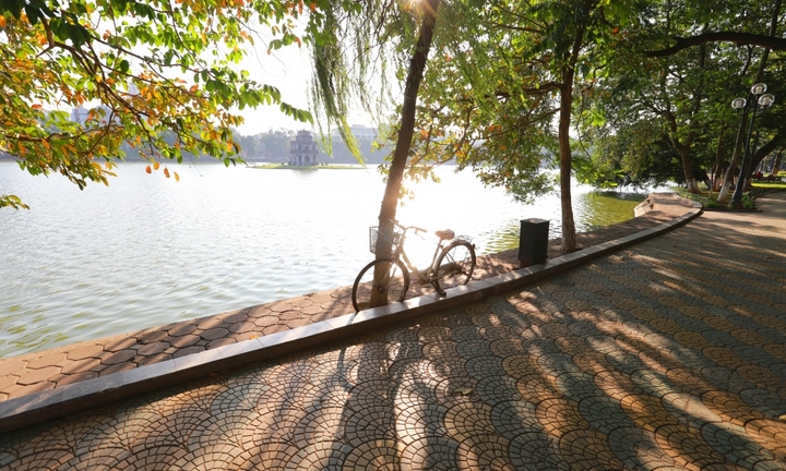 Thời tiết ngày 3/12: Bắc Bộ nắng ấm, Nam Bộ có mưa rào và dông