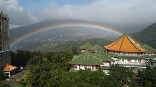 Hi hữu: Cầu vồng kéo dài suốt 9 tiếng đồng hồ ở Đài Loan