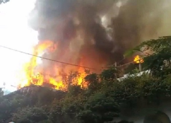 Video: Cháy lớn tại quán cà phê cọ gần tòa nhà Lotte
