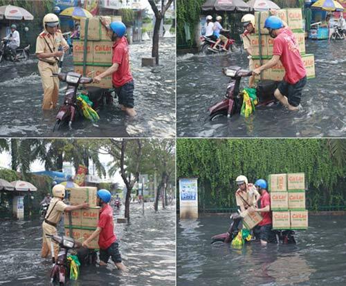 Ấm lòng những hình ảnh đẹp của Cảnh sát giao thông trên đường phố Việt