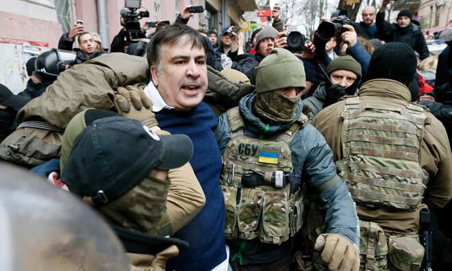 Vừa được giải thoát, cựu Tổng thống Mikheil Saakashvili lại bị bắt giữ