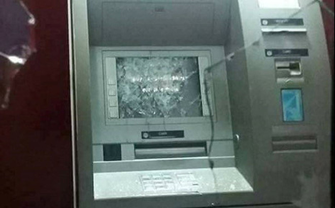 Băng nhóm người nước ngoài phá hàng loạt trụ ATM trộm gần 6 tỷ