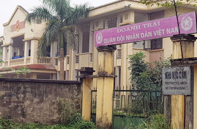 500 học sinh 'sơ tán' vì 'khí lạ' do đốt vỏ lựu đạn bằng nhựa?