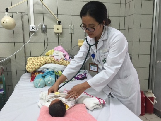 Bé sinh non bị nhiễm trùng nặng nhất ở Bắc Ninh đã khỏi bệnh