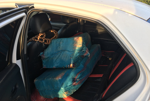 Chạy trốn CSGT, taxi chở 300 kg pháo lậu gây tai nạn