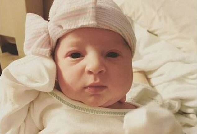 Bé gái 'đặc biệt' mới chào đời đã 24 tuổi