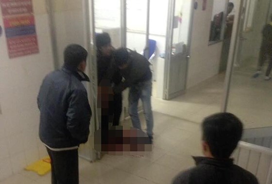 Điều tra vụ nam thanh niên bị đâm trọng thương trước phòng cấp cứu