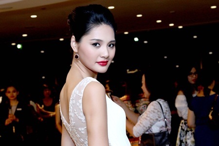 Hương Giang rút khỏi