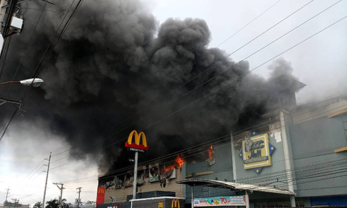 Cháy trung tâm thương mại ở Philippines 6 người bị thương, nhiều người mất tích