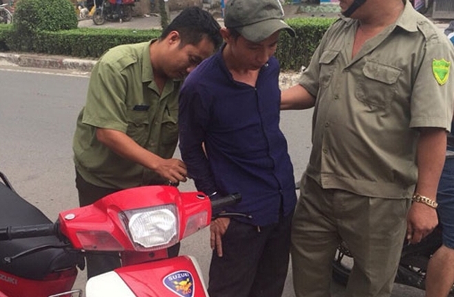 Uống thuốc diệt cỏ rồi đâm vợ cũ nguy kịch vì níu kéo không thành