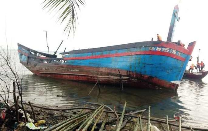 Tàu cá gần 10 tỷ của ngư dân bị thiêu rụi trong đêm