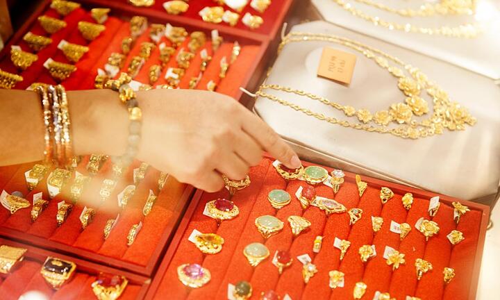 Giá vàng 25/12: Vàng SJC giảm 20 nghìn đồng/lượng