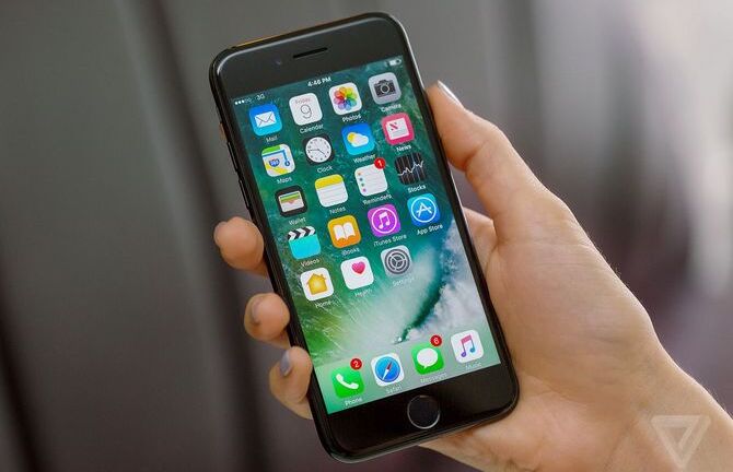 Bị mất lòng tin, nhiều người dùng iPhone muốn chuyển sang Samsung
