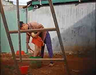 Làm rõ vụ bé trai 2 tuổi bị đánh, thọc cây vào bộ phận sinh dục