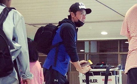 Jang Dong Gun mặc giản dị xuất hiện tại Việt Nam