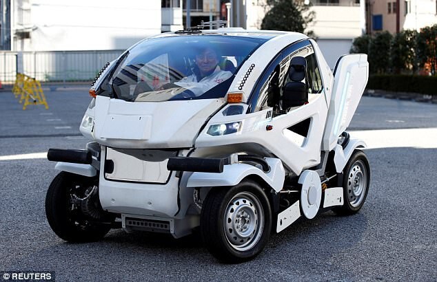 Chiếc ô tô điện có thể gập lại như phim Transformer có giá thế nào?