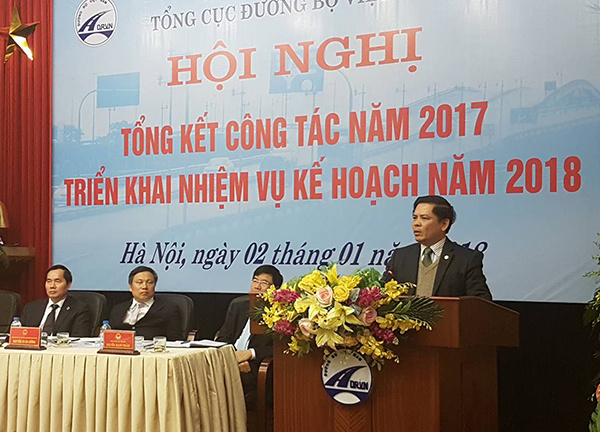 “Tôi là Bộ trưởng, nhưng hầu như chưa có con đường nào tôi đi mà thấy hài lòng”