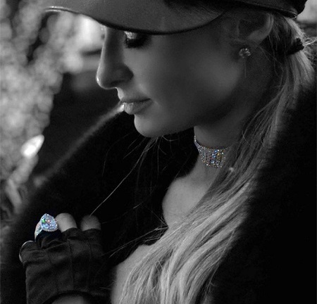 Paris Hilton hạnh phúc ngất ngây khi được tặng nhẫn đính hôn 2 triệu USD