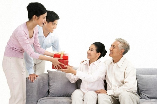 Những món quà Tết tặng bố mẹ ý nghĩa và hấp dẫn nhất